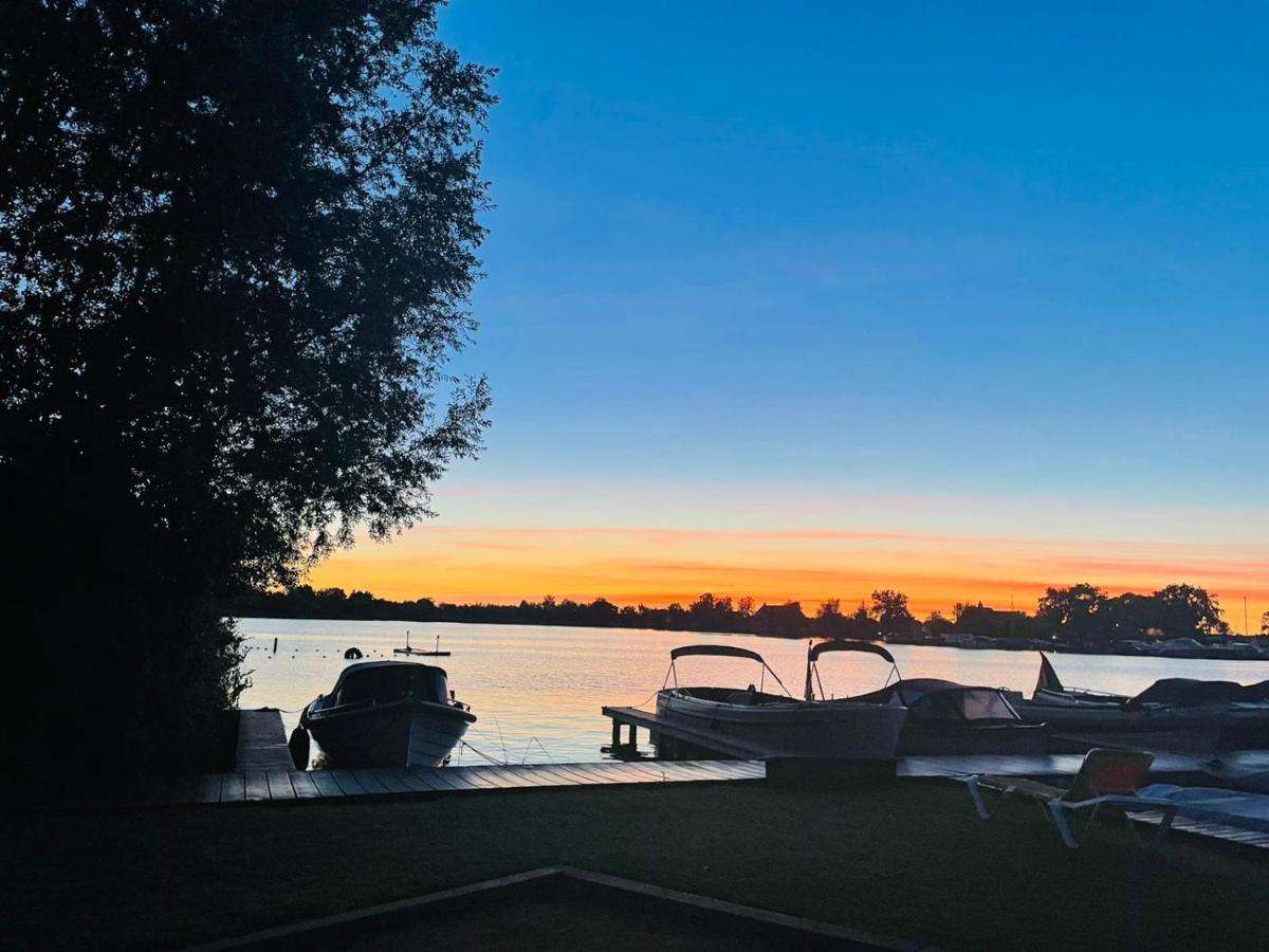 Camping Kleine Belterwijde, Wiede Lodge Met Uitzicht Over Het Water Extérieur photo